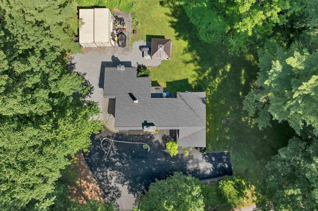 31 Ministerial Road Windham NH 03087-1921