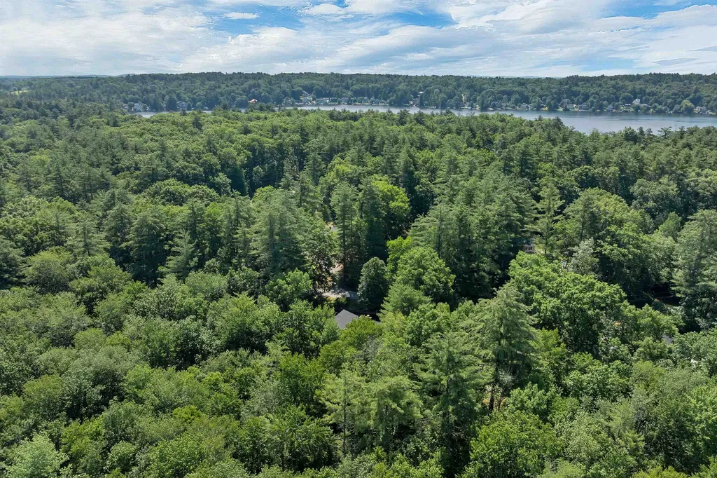 31 Ministerial Road Windham NH 03087-1921