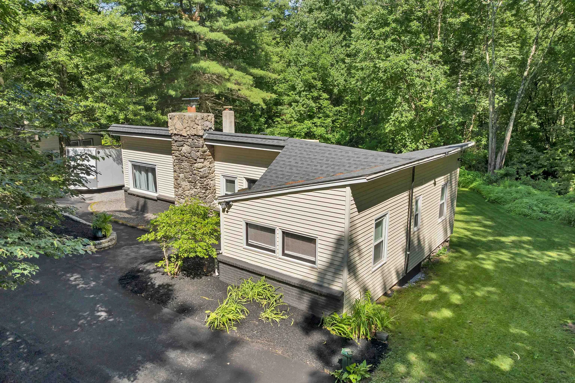 31 Ministerial Road Windham NH 03087-1921