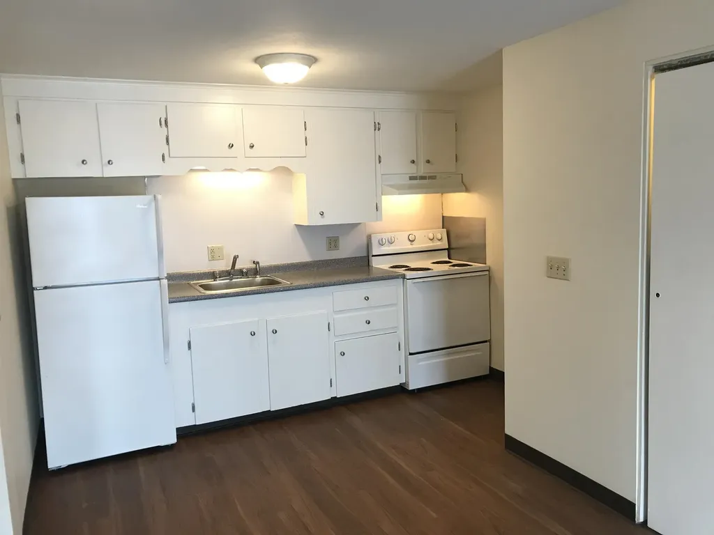 93 West Street Milford NH 03055