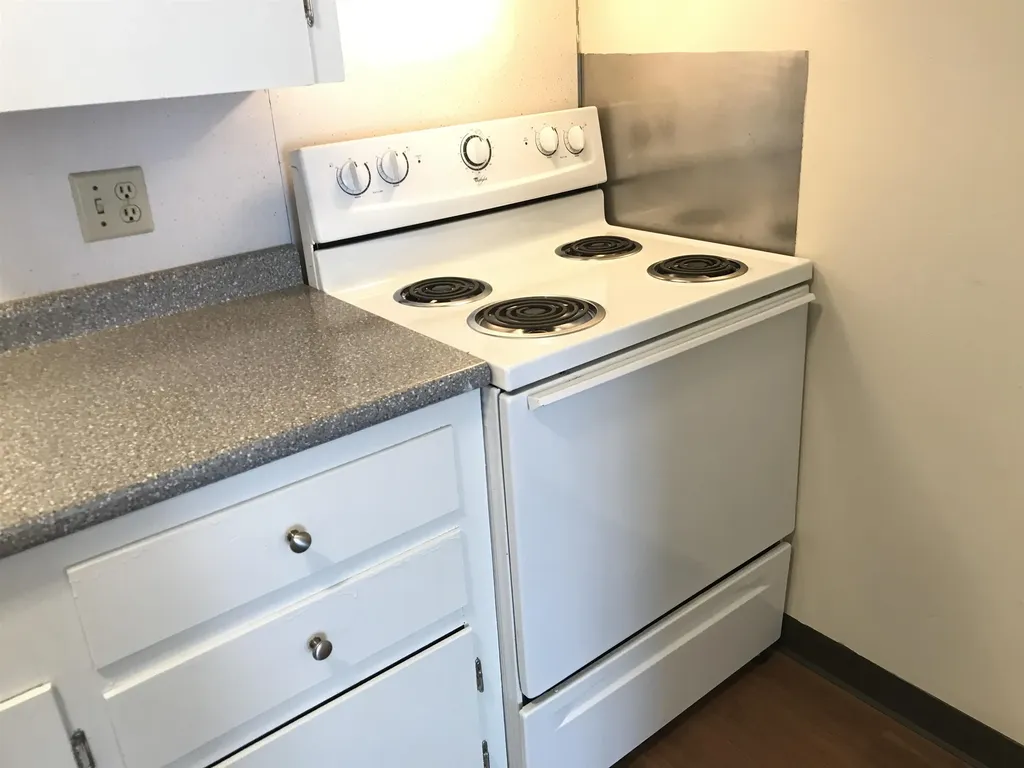 93 West Street Milford NH 03055