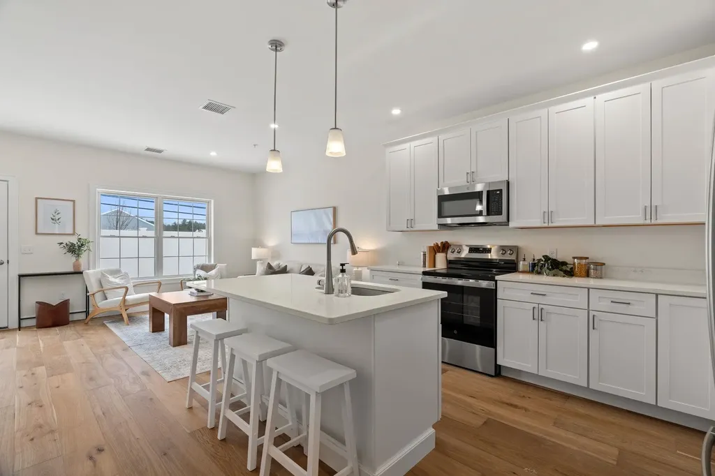 11 Suffolk Drive Concord NH 03303