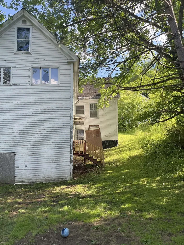 90 Mount Vernon Street St. Johnsbury VT 05819