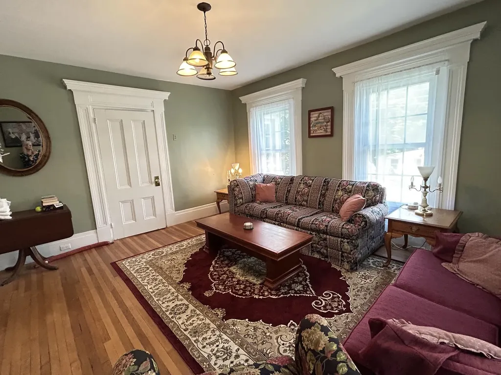 146 N Main Street Wolfeboro NH 03894