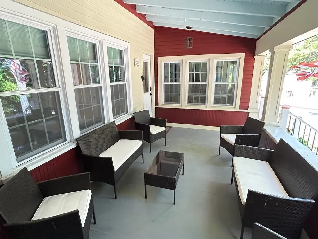 146 N Main Street Wolfeboro NH 03894