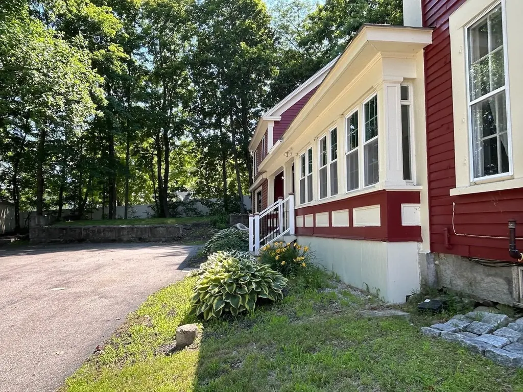 146 N Main Street Wolfeboro NH 03894