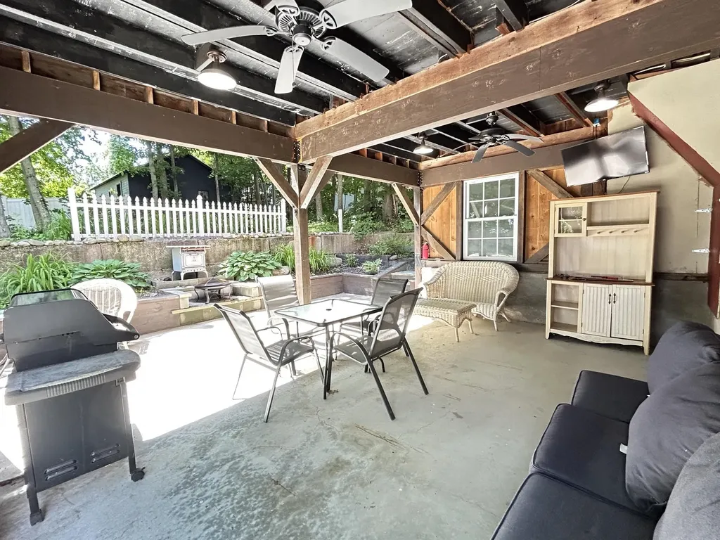 146 N Main Street Wolfeboro NH 03894