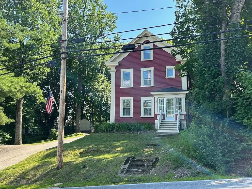 146 N Main Street Wolfeboro NH 03894