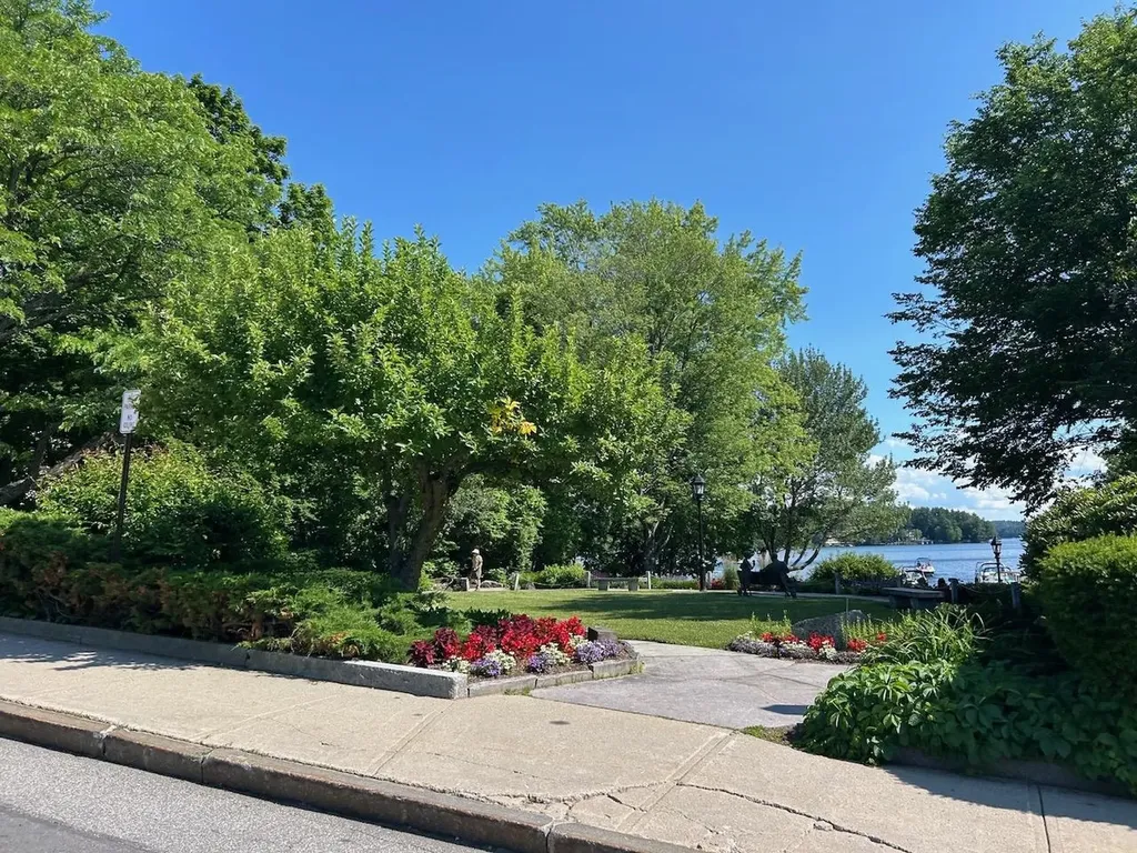 146 N Main Street Wolfeboro NH 03894