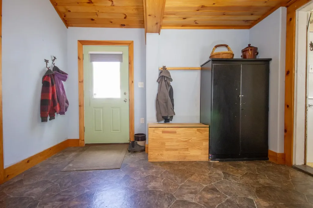 48 Virgin Avenue Hancock VT 05748