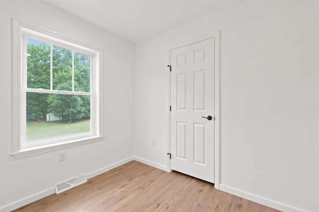 28 Cottage Place Ashland NH 03217
