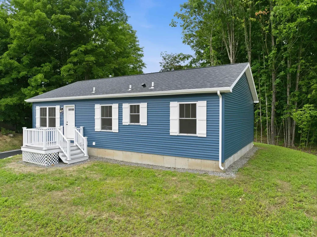 28 Cottage Place Ashland NH 03217