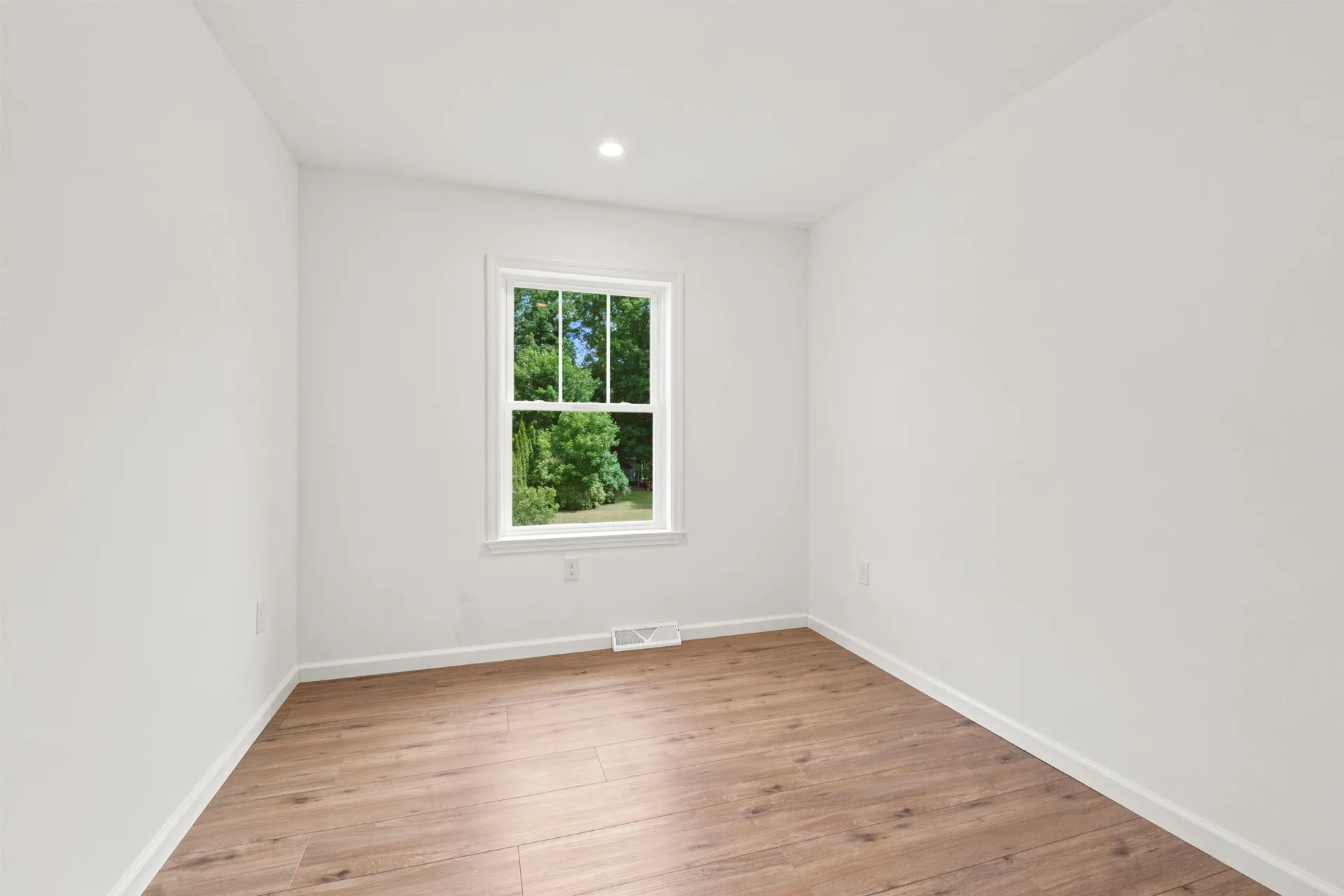28 Cottage Place Ashland NH 03217