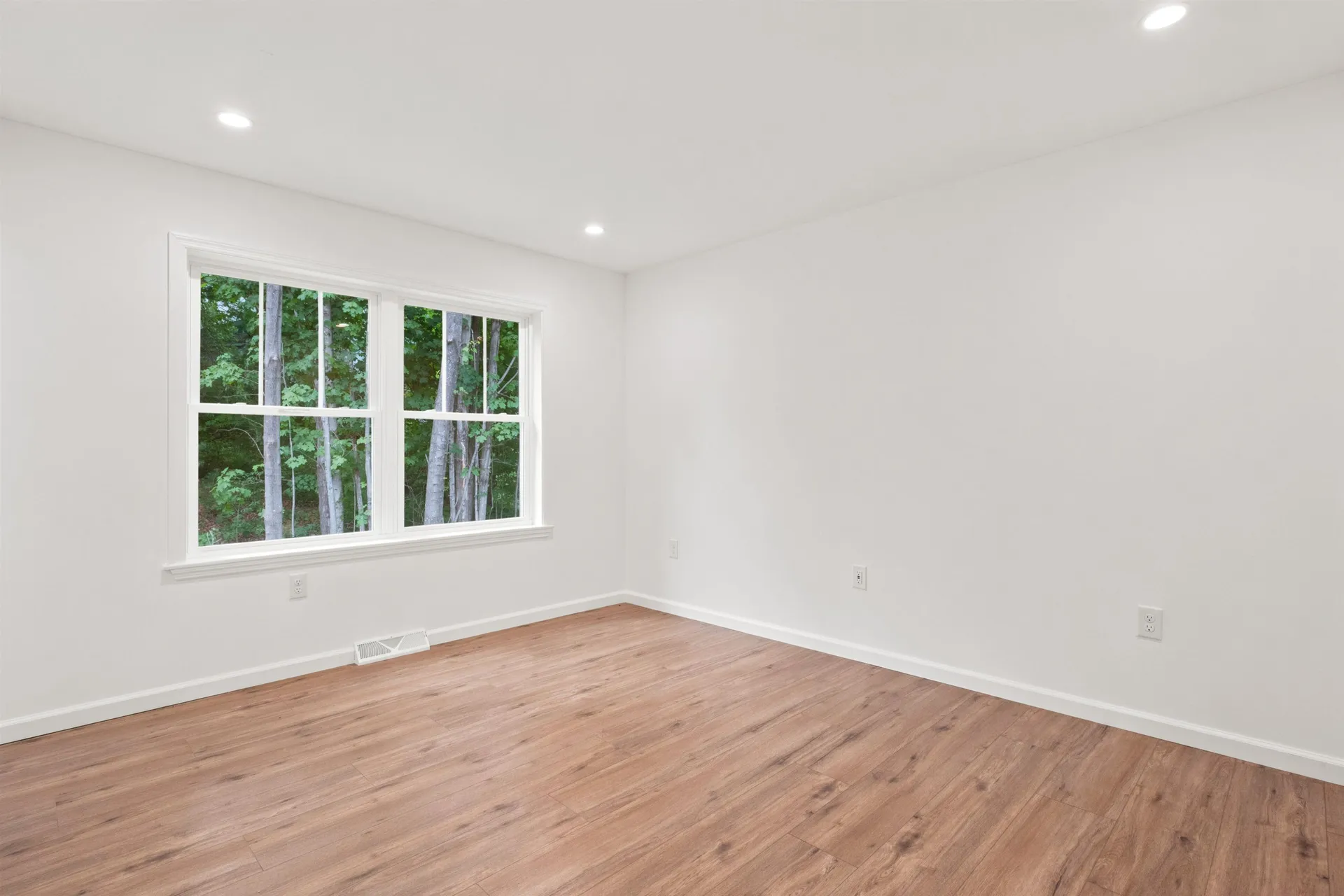 28 Cottage Place Ashland NH 03217