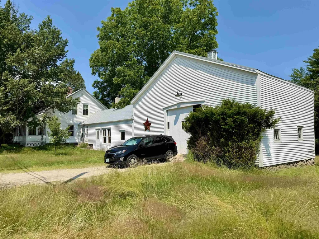 150 School Street Effingham NH 03882