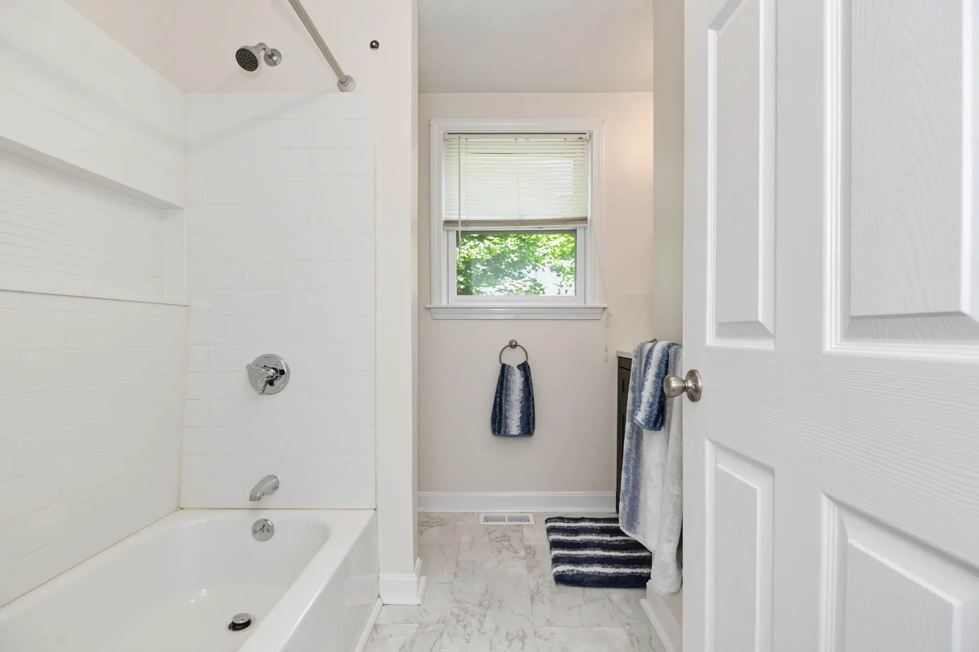 24 Killian Drive Nashua NH 03062