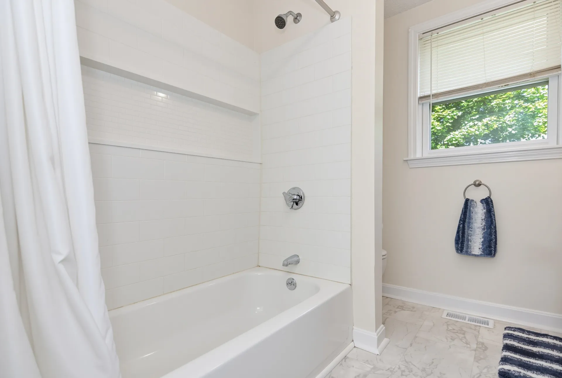 24 Killian Drive Nashua NH 03062