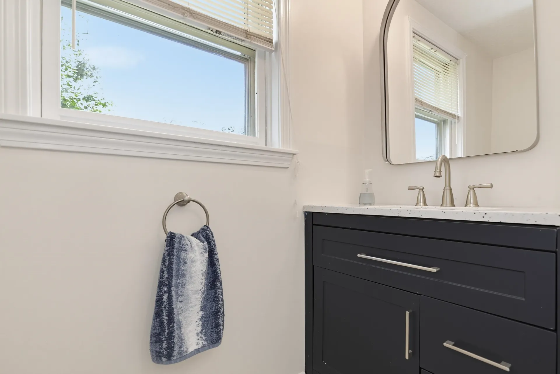 24 Killian Drive Nashua NH 03062