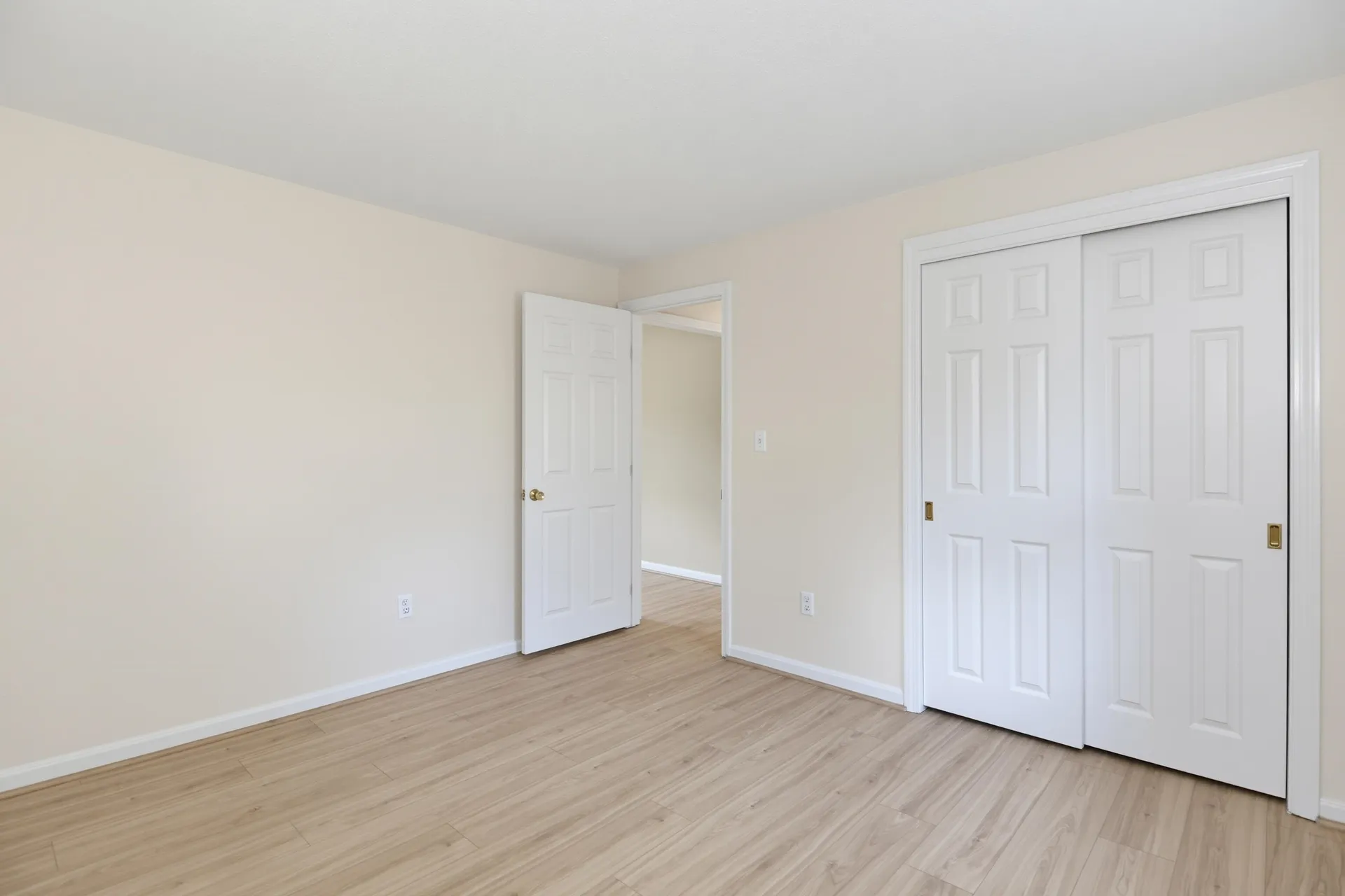 24 Killian Drive Nashua NH 03062
