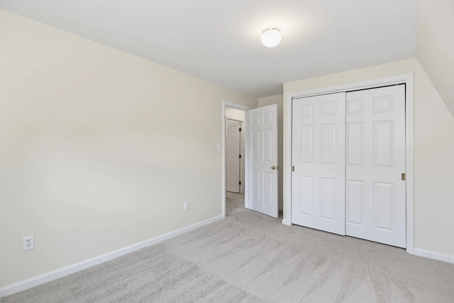 24 Killian Drive Nashua NH 03062