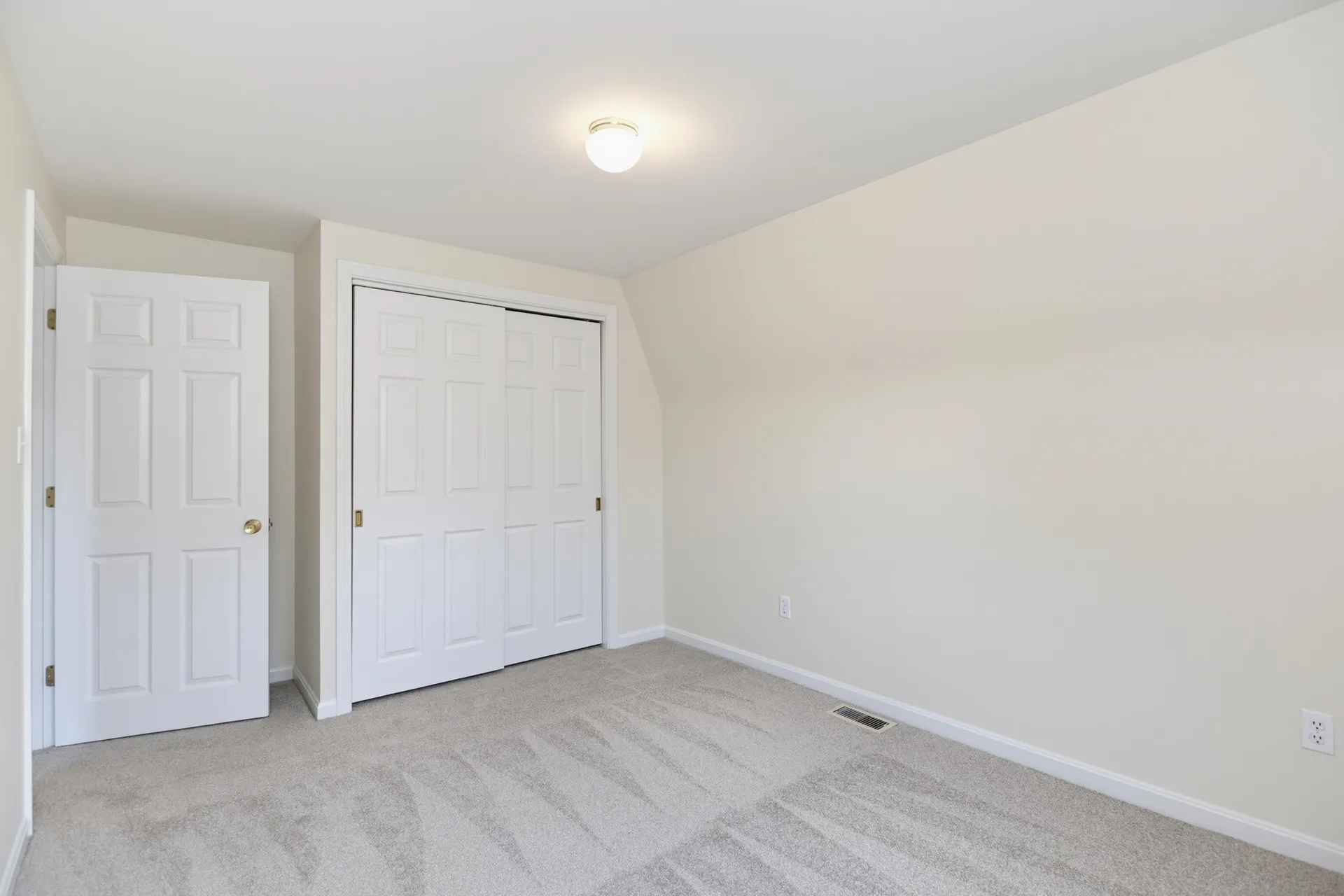 24 Killian Drive Nashua NH 03062