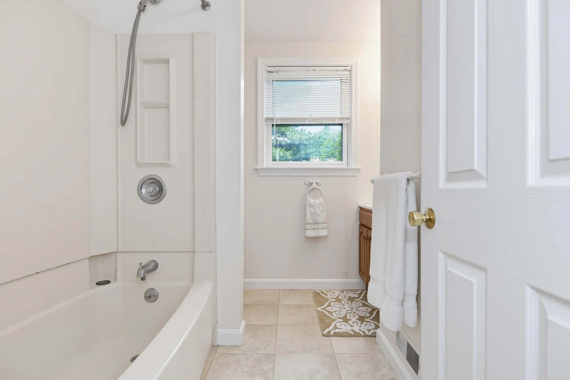24 Killian Drive Nashua NH 03062