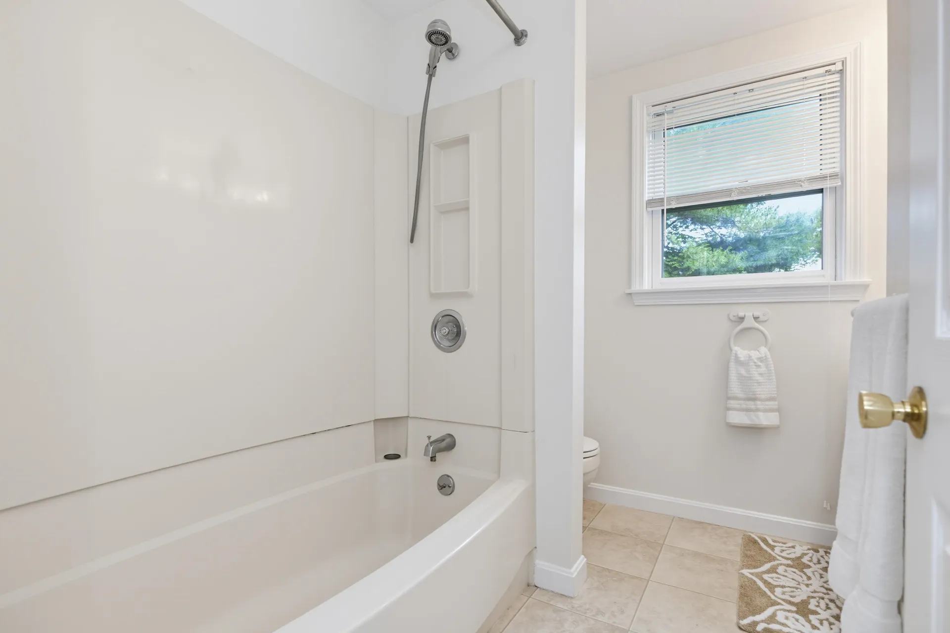 24 Killian Drive Nashua NH 03062