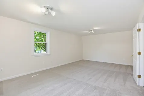 24 Killian Drive Nashua NH 03062