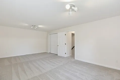 24 Killian Drive Nashua NH 03062