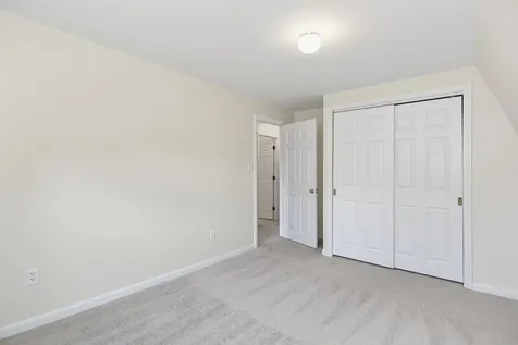 24 Killian Drive Nashua NH 03062