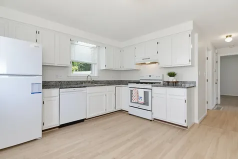 24 Killian Drive Nashua NH 03062