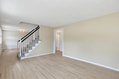 24 Killian Drive Nashua NH 03062