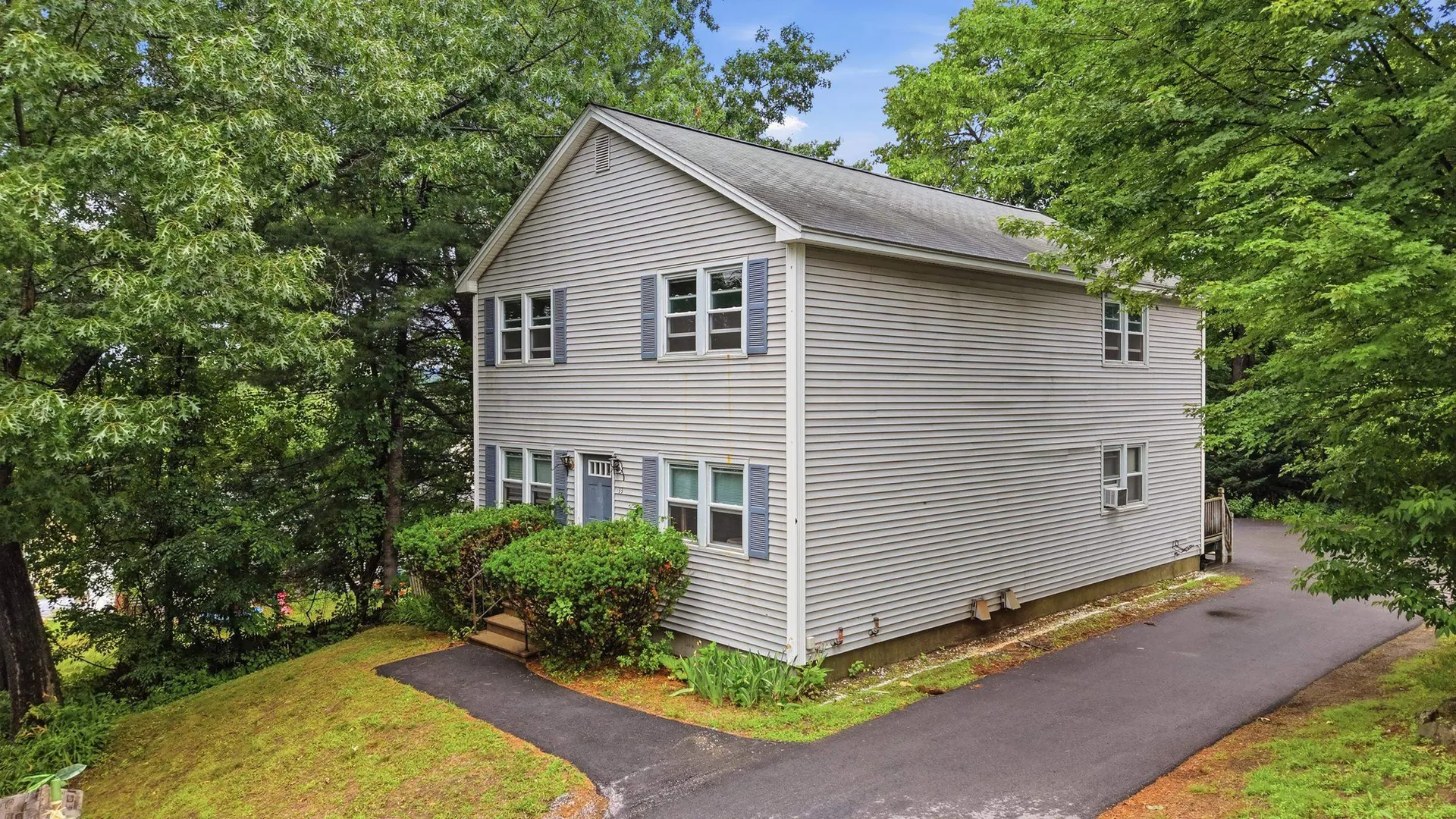 33 Elwood Avenue Manchester NH 03103