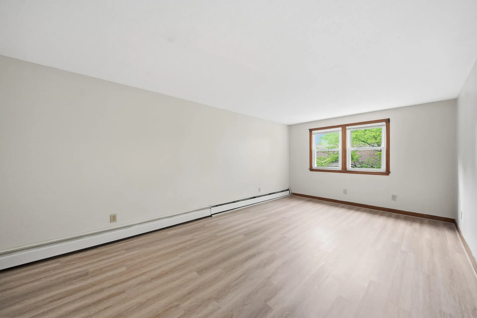 33 Elwood Avenue Manchester NH 03103