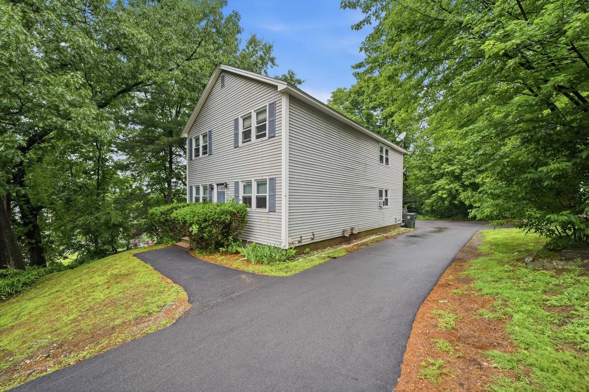 33 Elwood Avenue Manchester NH 03103