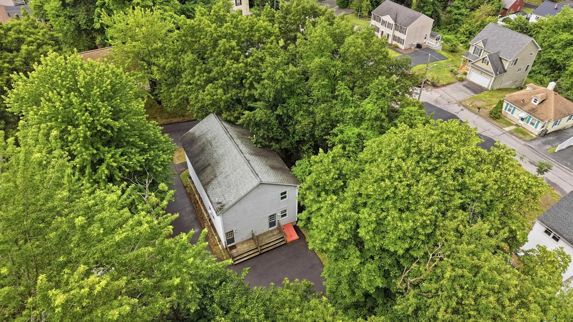 33 Elwood Avenue Manchester NH 03103
