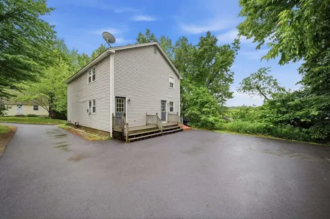 33 Elwood Avenue Manchester NH 03103