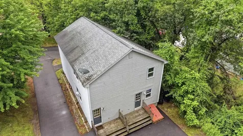 33 Elwood Avenue Manchester NH 03103