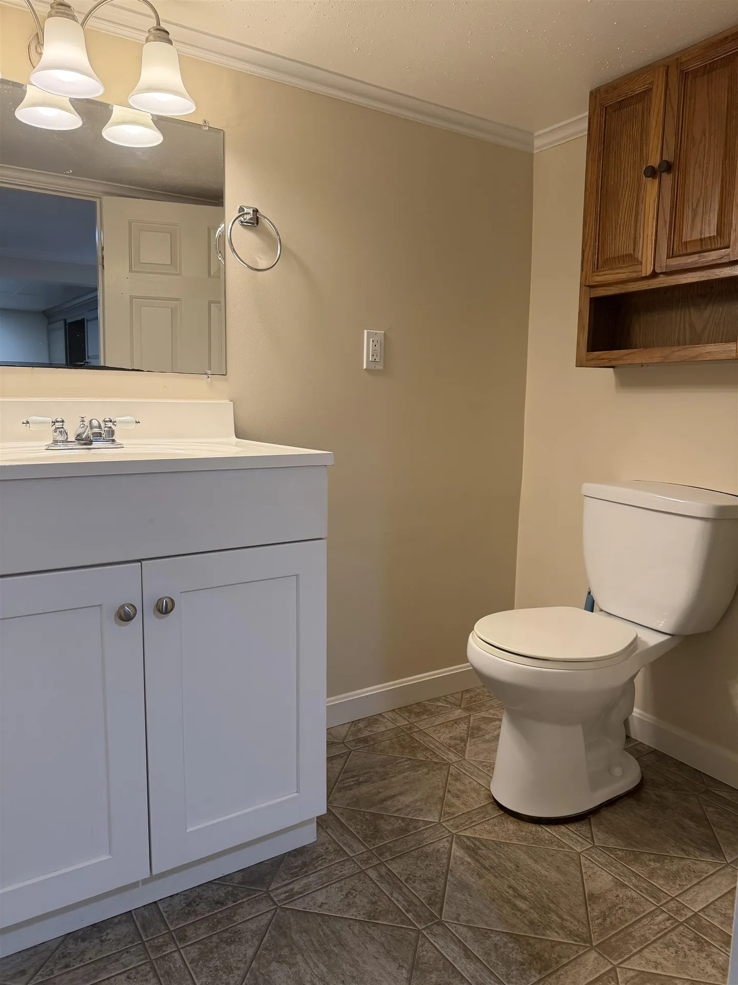 17 Boynton Lane Seabrook NH 03874