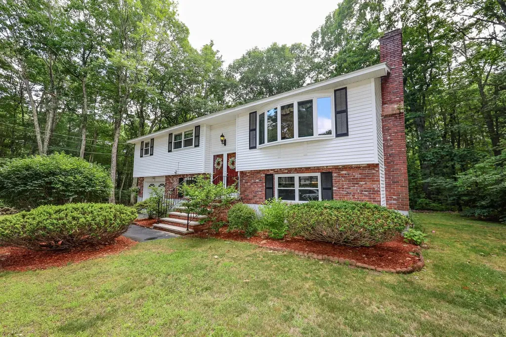65 Shannon Road Salem NH 03079