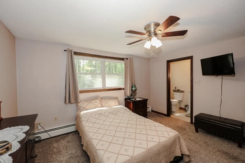 65 Shannon Road Salem NH 03079