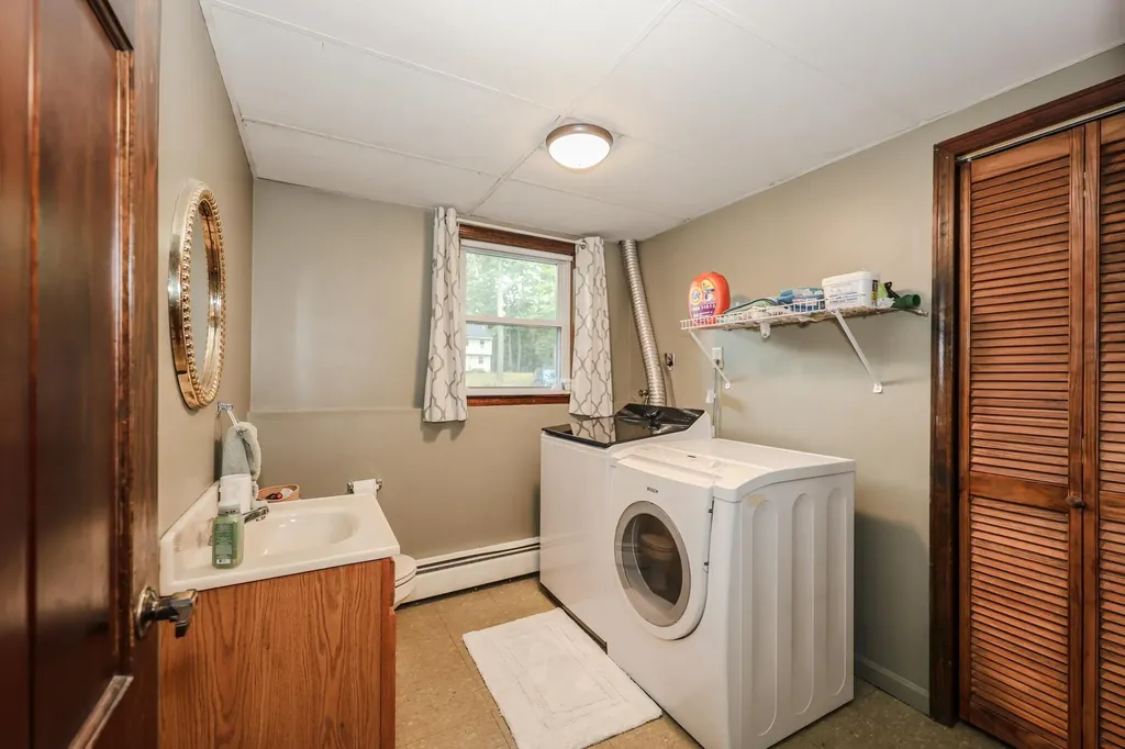 65 Shannon Road Salem NH 03079