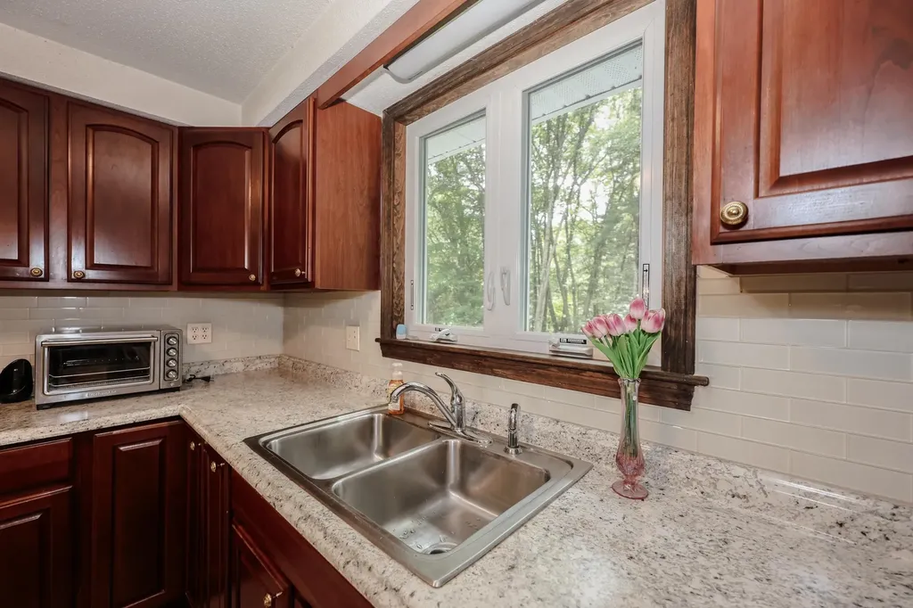 65 Shannon Road Salem NH 03079