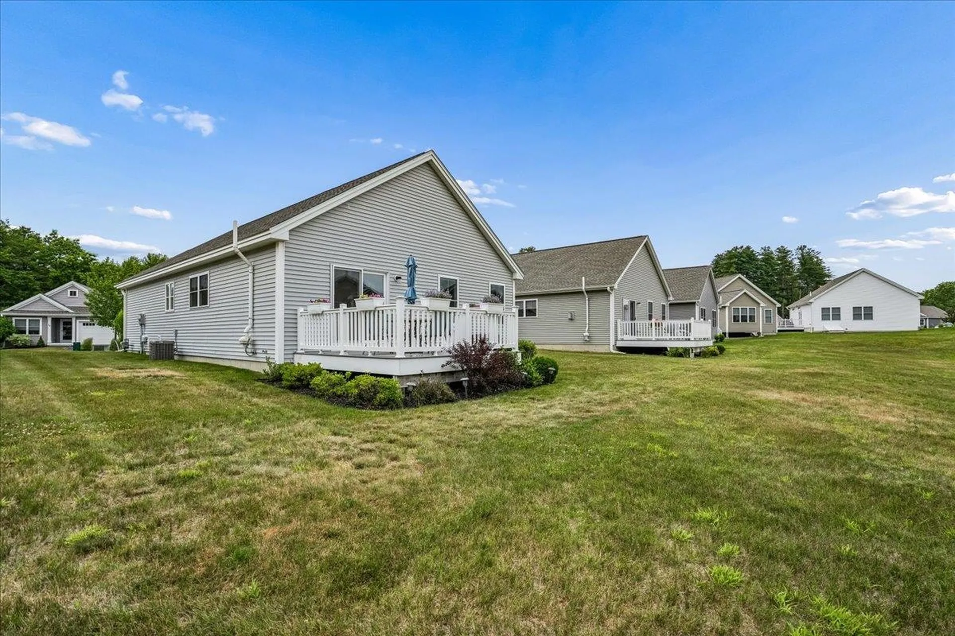 28 Pasture Lane Nashua NH 03062
