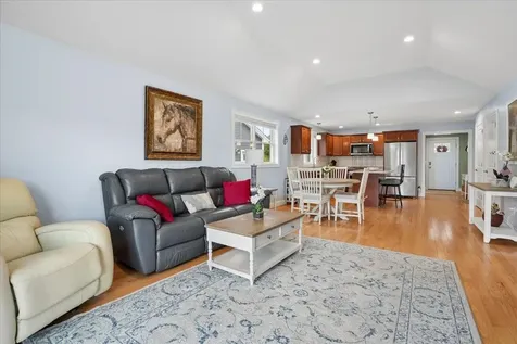 28 Pasture Lane Nashua NH 03062
