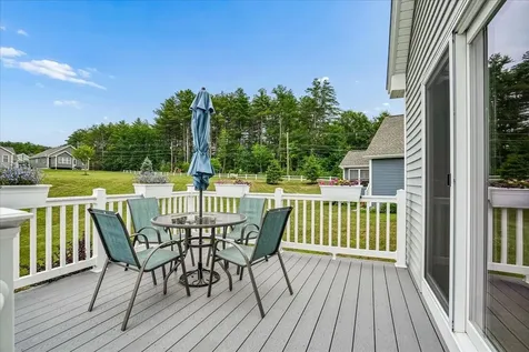 28 Pasture Lane Nashua NH 03062