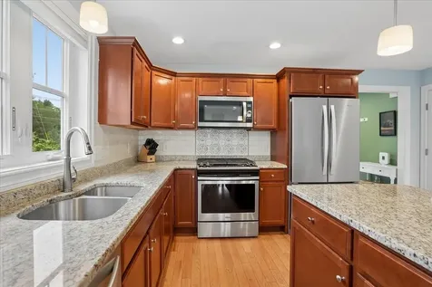 28 Pasture Lane Nashua NH 03062