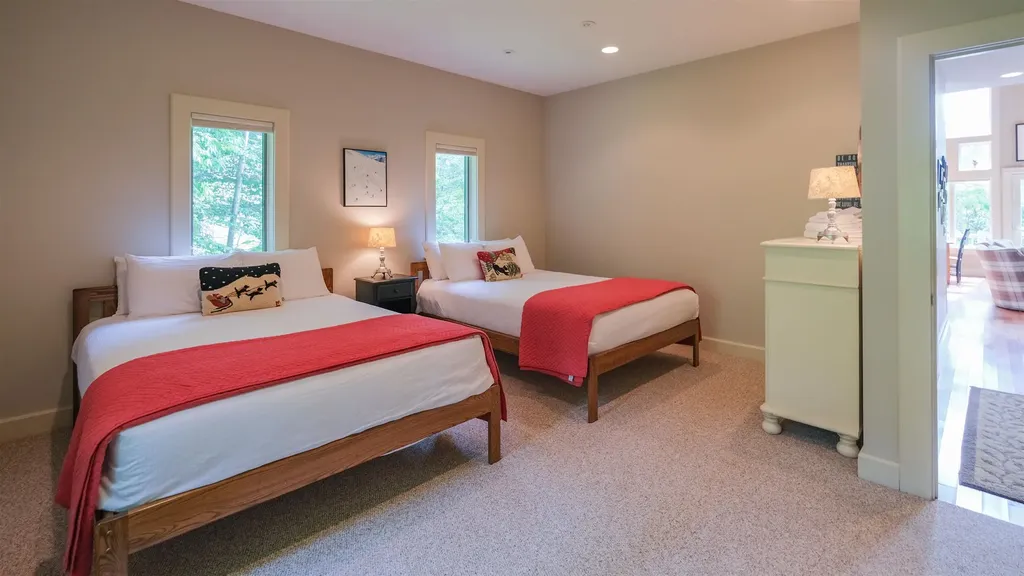27 Johnson Loop Ludlow VT 05149