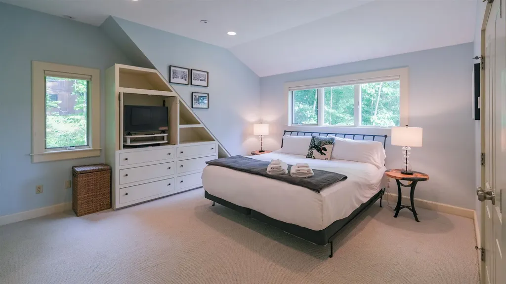 27 Johnson Loop Ludlow VT 05149
