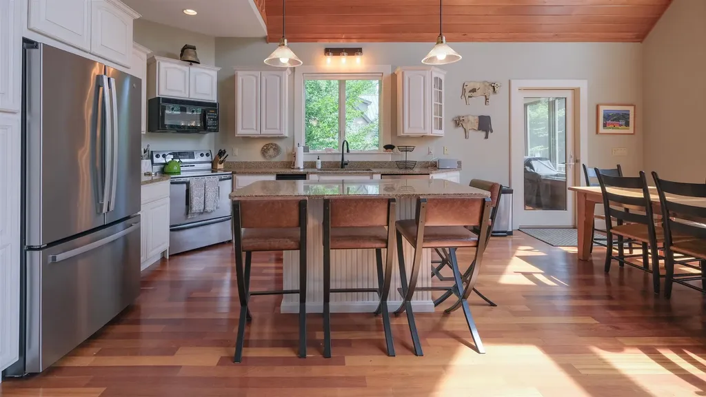 27 Johnson Loop Ludlow VT 05149